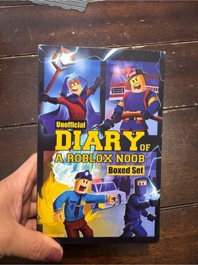 Unofficial Diary of a Roblox Noob Boxed Set - Blue & Yellow Cover